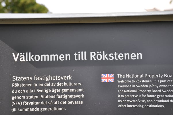 Schweden, Rök, Runenstein mit 800 Zeichen