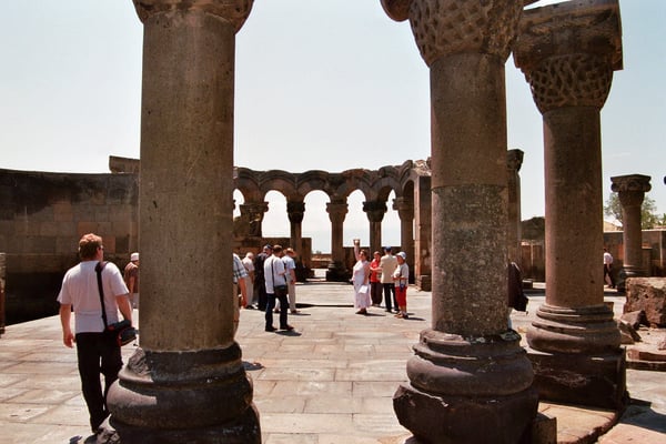 Ruine der Rundkirche Svartnots