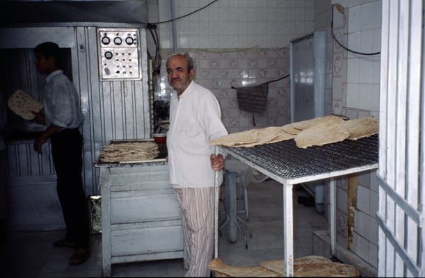 Iran, Isfahan, Brotbäckerei