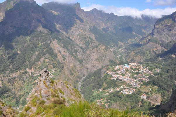 Madeira, Blick zum Nonnental, Miraduro da Eira do Serrado