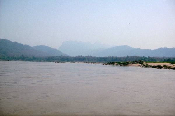 Laos, Bootsfahrt auf dem Mekong