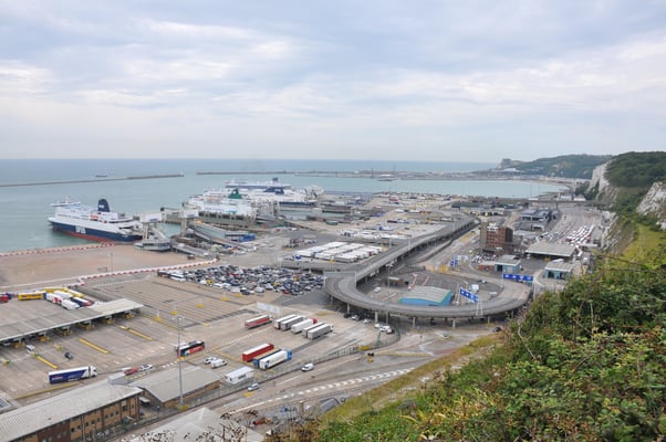 England, Auf dem Weg nach Irland: Station am Kreide Felsen von Dover