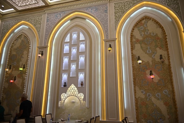 Usbekistan, Oase Chiwa bei Nacht, Restaurantbesuch