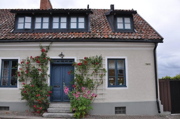 Schweden, Gotland, Visby mit Kathedrale und Stadtmauer