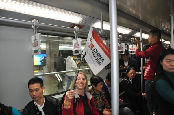 China, Shanghai, in der U-Bahn