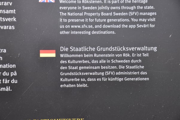 Schweden, Rök, Runenstein mit 800 Zeichen