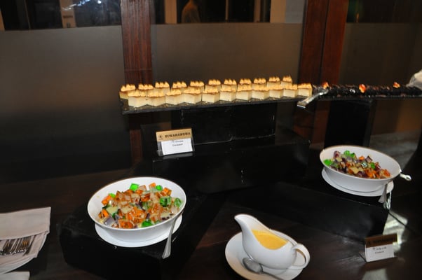 Sri Lanka: Abendbuffet in Anuradhapura, Hotel The Lake Side Nuwara Wewa