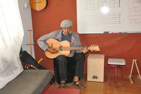 Kap Verden, Insel Sao Vicente, Stadt Mindelo, Gitarrenwerkstadt