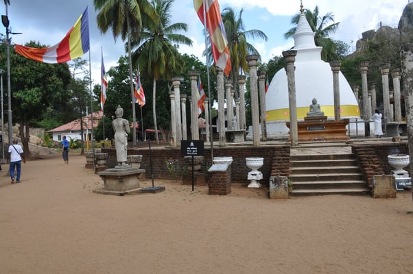 Sri Lanka, Mihintale, Sela Stupa