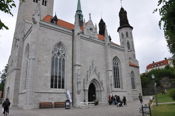 Schweden, Gotland, Visby mit Kathedrale und Stadtmauer