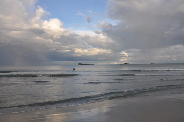 Sri Lanka, Trincomalee, Pigeon Island Resort, am Strand und Abendbuffet