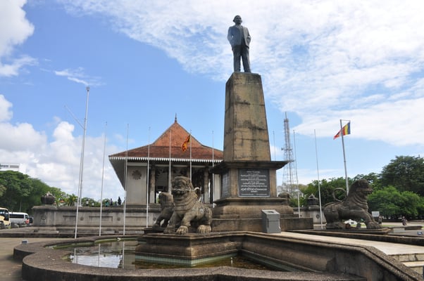Sri Lanka, Colombo Stadtrundfahrt, Buddha Tempel, Halle der Unabhängigkeit