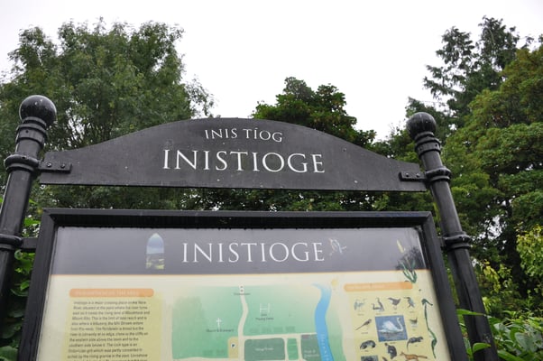 Irland, Inistioge, Brücke und Stadt