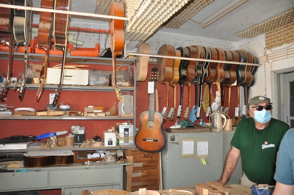 Kap Verden, Insel Sao Vicente, Stadt Mindelo, Gitarrenwerkstadt