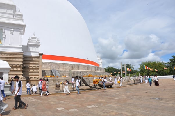 Sri Lanka: Anuradhapura, Dagoba Ruvanveliseya
