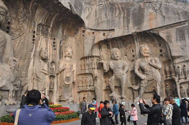 China, Longmen Grotten am Yi Fluss