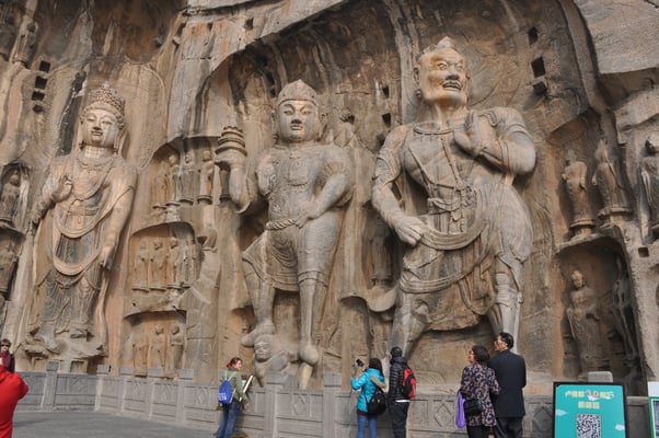 China, Longmen Grotten am Yi Fluss