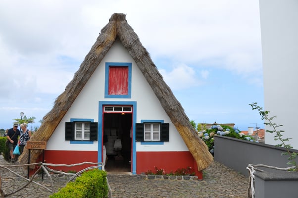 Madeira, Santana, Dreieckhäuser aus Colmo