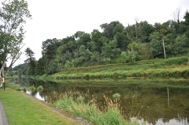 Irland, Inistioge, Brücke und Stadt