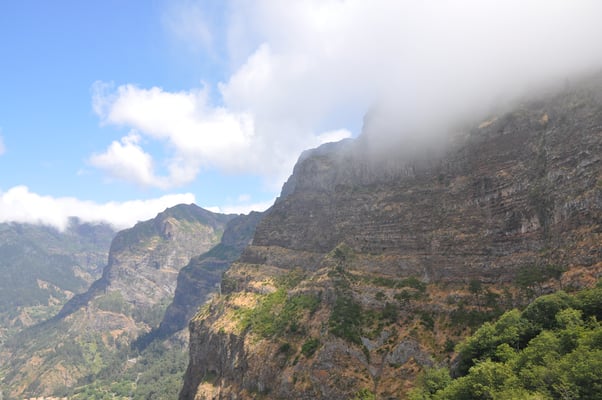 Madeira, Blick zum Nonnental, Miraduro da Eira do Serrado