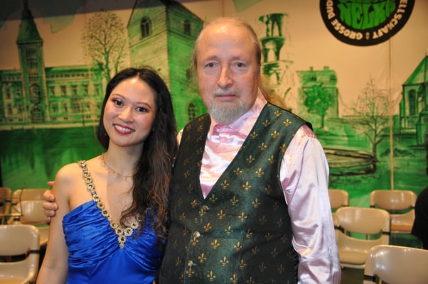 Neujahrskonzert 2023 des Vereins HA Multikulturelles Orchester und KuBe e.V. am 14. Januar 2023 im Bürgerhaus Dudweiler. Pianistin Anny Hwang mit Michael Britz.