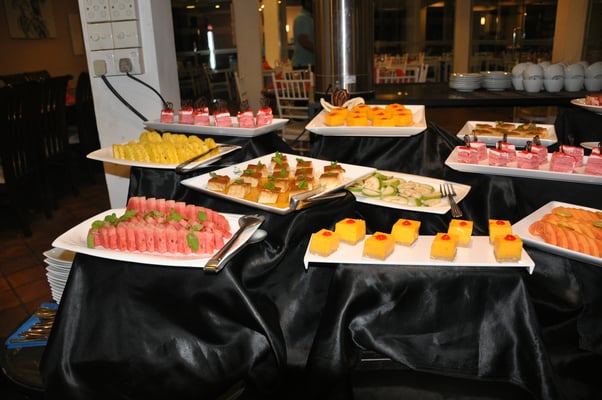 Sri Lanka, Trincomalee, Pigeon Island Resort, am Strand und Abendbuffet