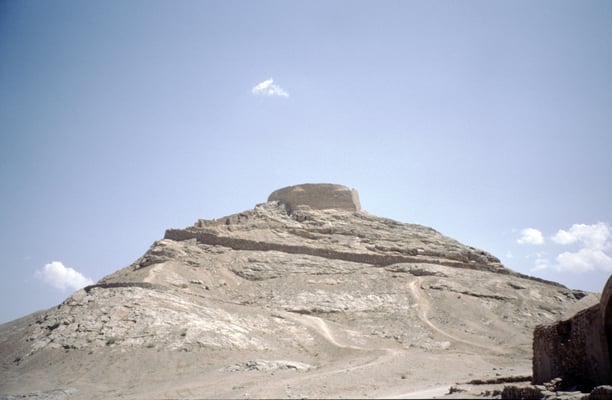 Iran, Yazd, Türme des Schweigens, zoroastrische Bestattungstürme