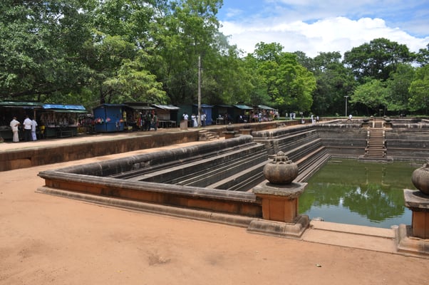 Sri Lanka: Anuradhapura, Kuttam Pokuna (Doppeltes Bad)