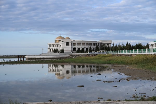 Turkmenistan, Turkmenbashi am Kaspischen Meer