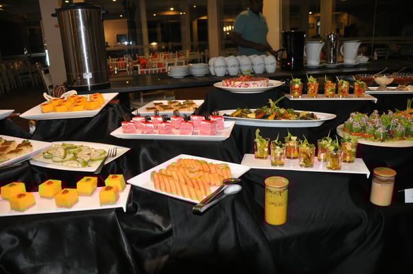 Sri Lanka, Trincomalee, Pigeon Island Resort, am Strand und Abendbuffet