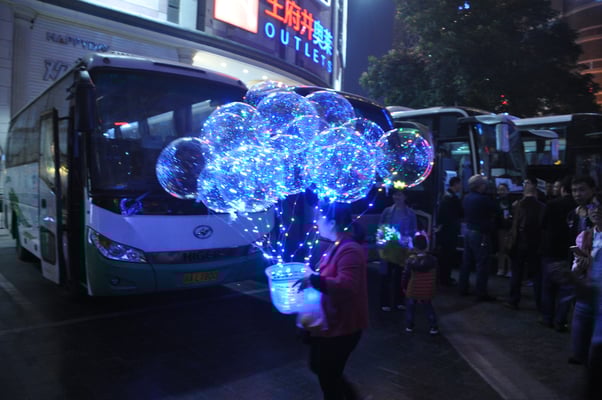 China, Chongqing, in der Nacht