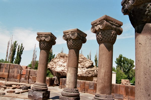 Ruine der Rundkirche Svartnots
