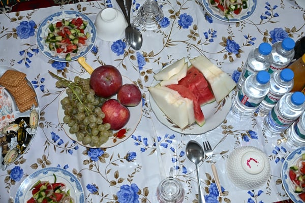 Turkmenistan, Dorf Nokhur, Abendessen bei den Einheimischen