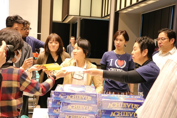 準備するトレーナーたち