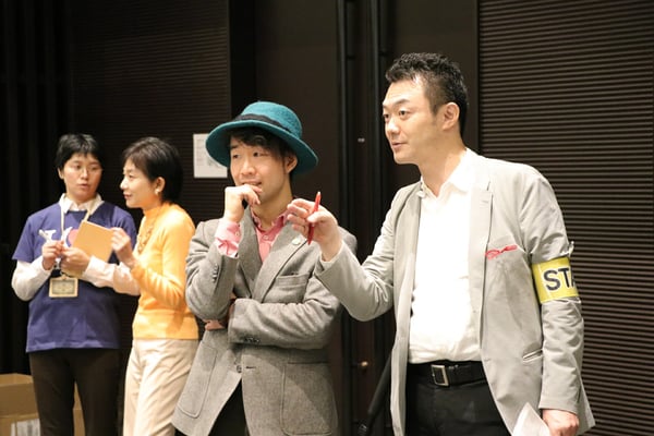 準備するトレーナーたち