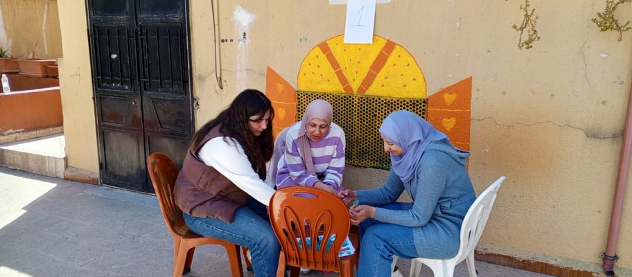 Réunion pour la sensibilisation et la promotion de l'engagement parental dans les activités du centre de Beddawi