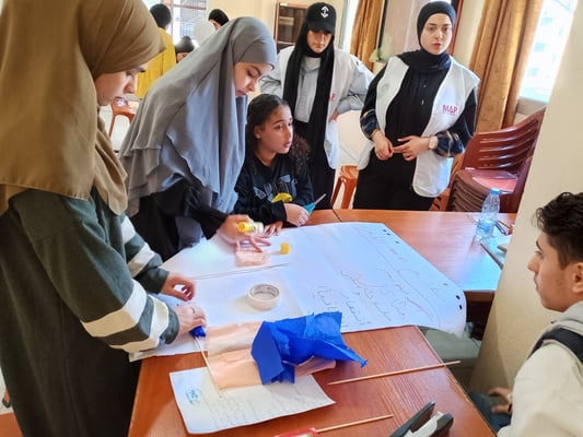 Programme d'éducation par les pairs au centre du camp de Beddawi