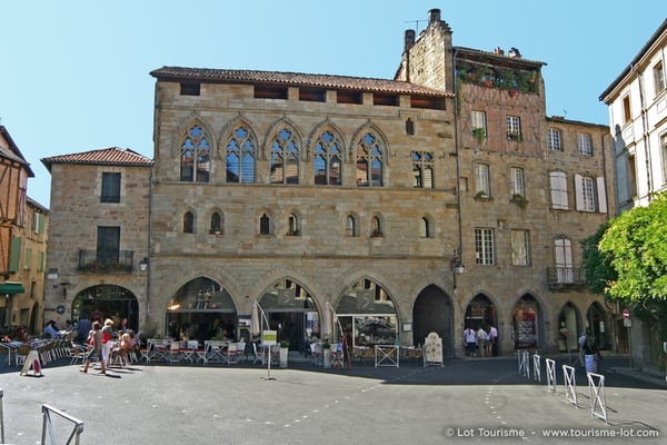 Place Champollion à Figeac