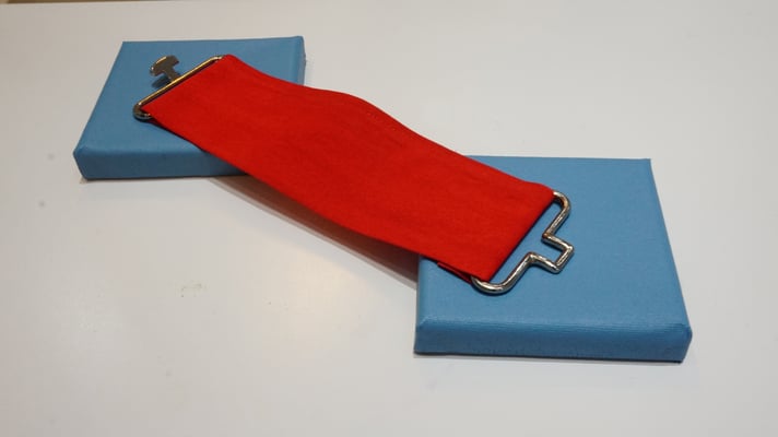 10- Residual 1 - Intervalo - Serie Mutaciones del espíritu  Acrílico sobre tela, textil y broches de metal - Medidas variables - 2019 - ©María de la Vega/SpiritusDLV