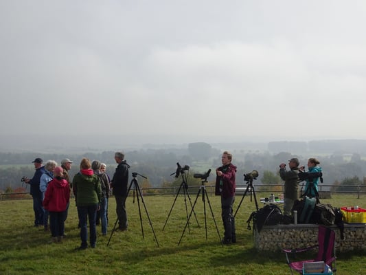 Der Nebel lichtet sich und man erahnt die grandiose Aussicht vom Müllberg