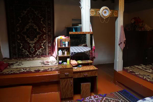 Im Wohn-Schlafzimmer, in welchem auch Gäste beherbergt werden...