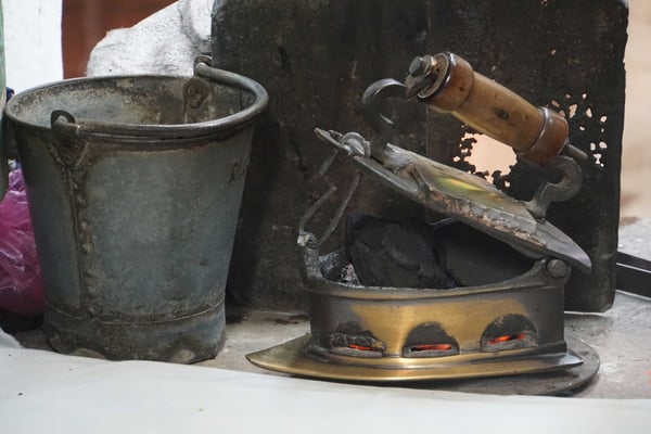 Bügelservice 2015 in Indien...  - und ich träume von konstantem Zugriff aufs WWW...