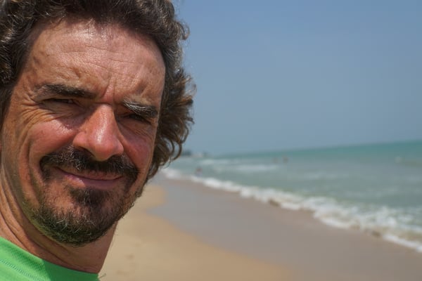 Am Strand von Cha Am - die Sonne blendet, das Meer rauscht, die Strandrestaurants locken, das Leben als Tourist...