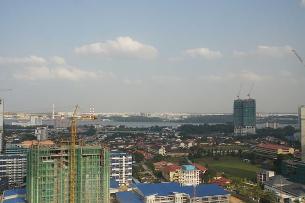 Über dem Fluss liegt "Woodlands" - ein Quartier von S I N G A P U R ... - UNGLAUBLICH...!!!