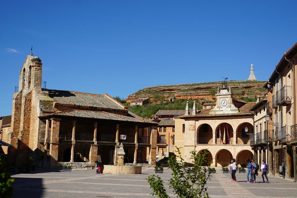 Wunderschnöner, kleiner Stadtplatz in Ayllon - hier habe ich den Feierabend in der Abendsonne genossen...