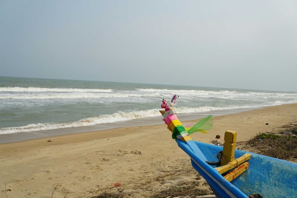 Fischerboot wartet auf Ausfahrt...