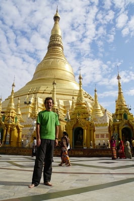 In der Shwedagon Pagode - weltberühmt - und ich drufte sie besuchen... Bin ich doch ein Glückspilz - auch wenn die Reise nach Yangon äusserst mühsam, anstrengend und TEUER war...