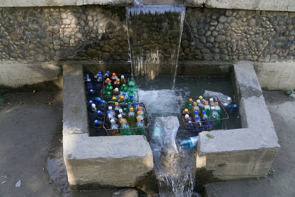 Anregung für alle, welche sich einen grösseren Kühlschrank wünschen - wäre doch die Attraktion in jeder CH-Wohnung...