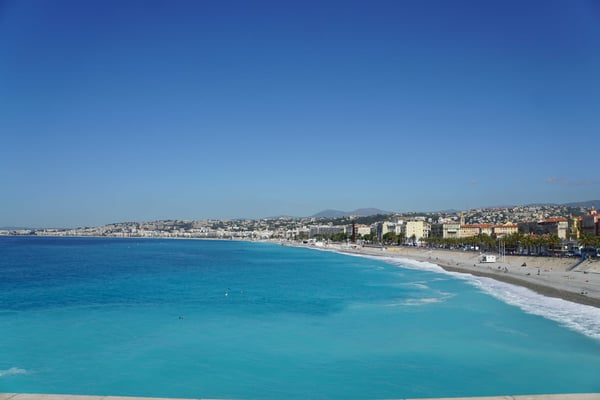 Es ist halt schon genial schön, hier unten in Nizza und an der Côte d'Azur - und das Meer macht der Côte d'Azur alle Ehre...
