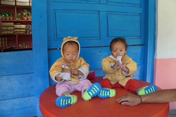 Neue Schuhe für die Zwillinge...